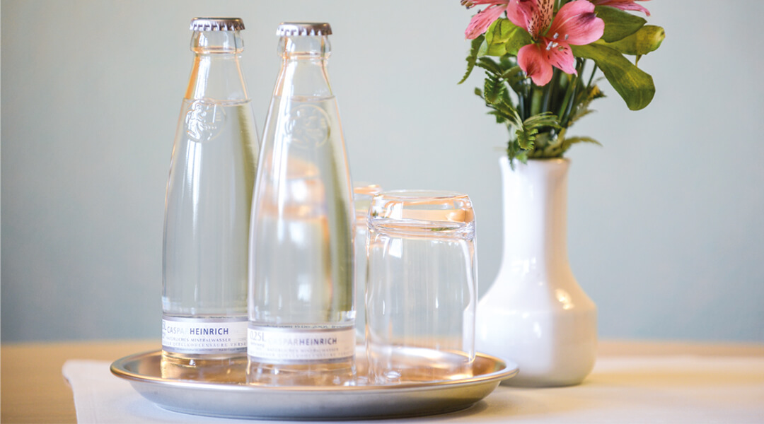 Wasserflaschen gibt es in der Moritz Klinik auf dem Zimmer